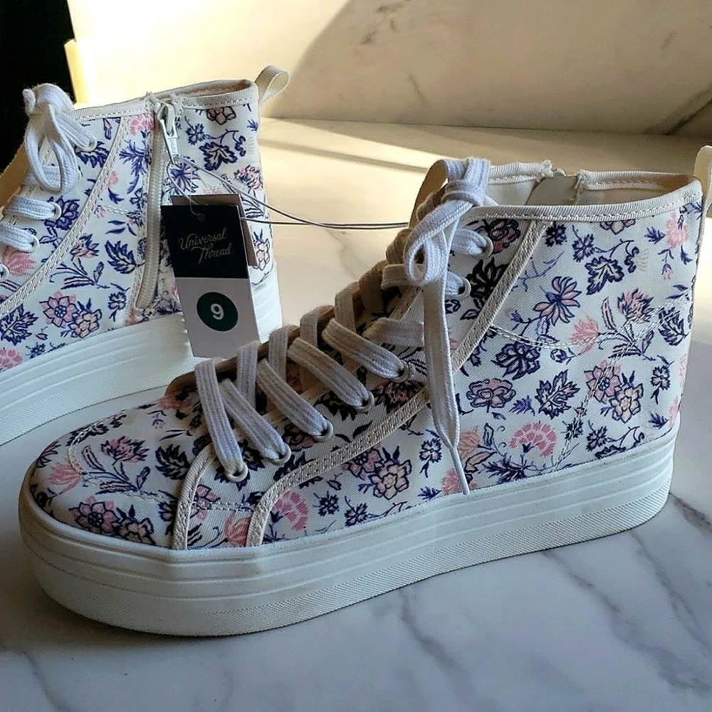 Universal Threads Cassie Floral Platform Sneakers Size 10
